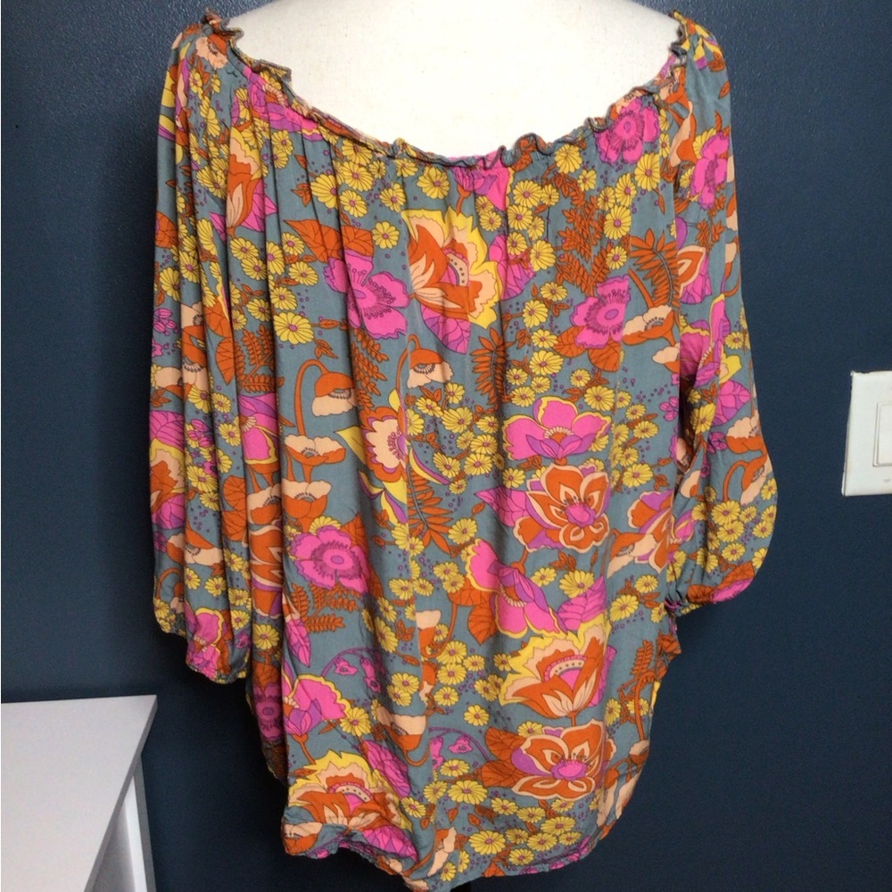 Ladies XL Vibrant Floral Off-Shoulder Blouse - Orange, Pink, Gray (0196) - Picture 3 of 8